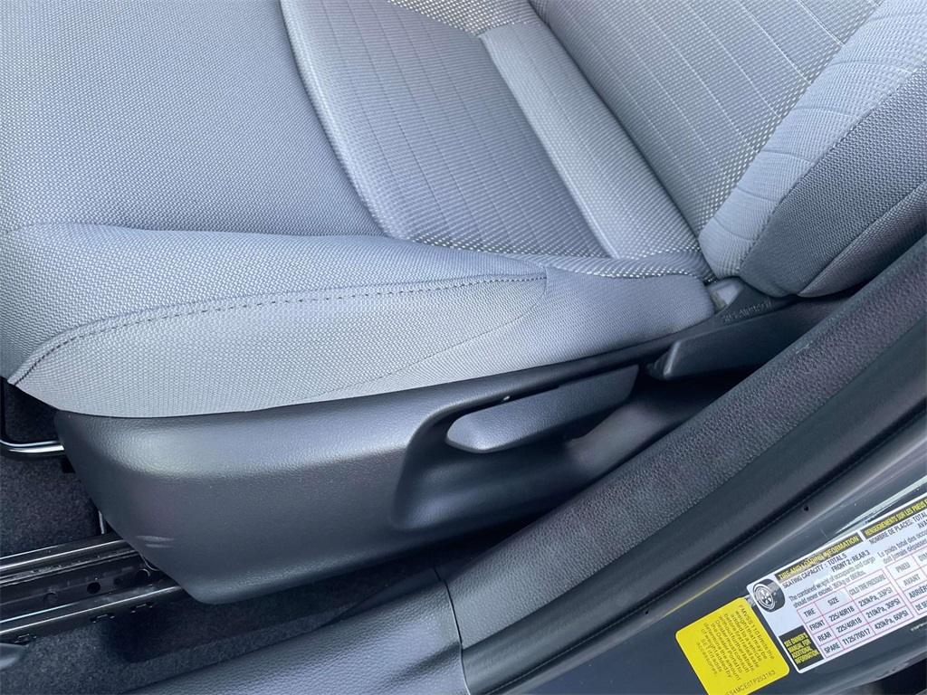 2026 Toyota Corolla SE photo 18