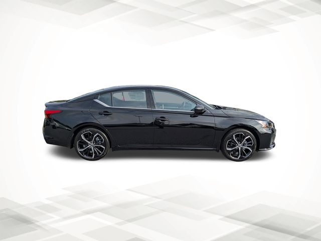 2025 Nissan Altima SR photo 3
