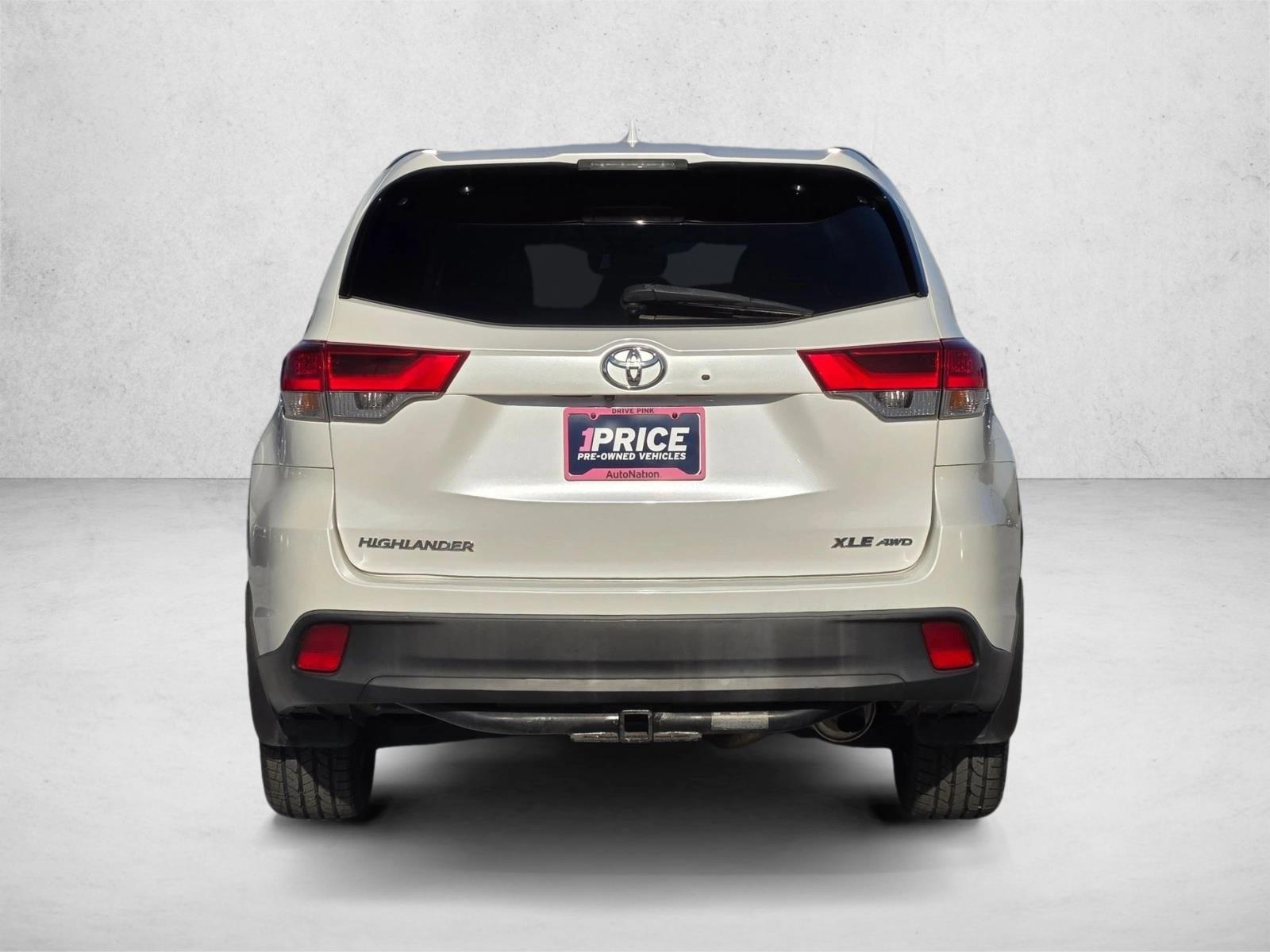 2017 Toyota Highlander XLE photo 4