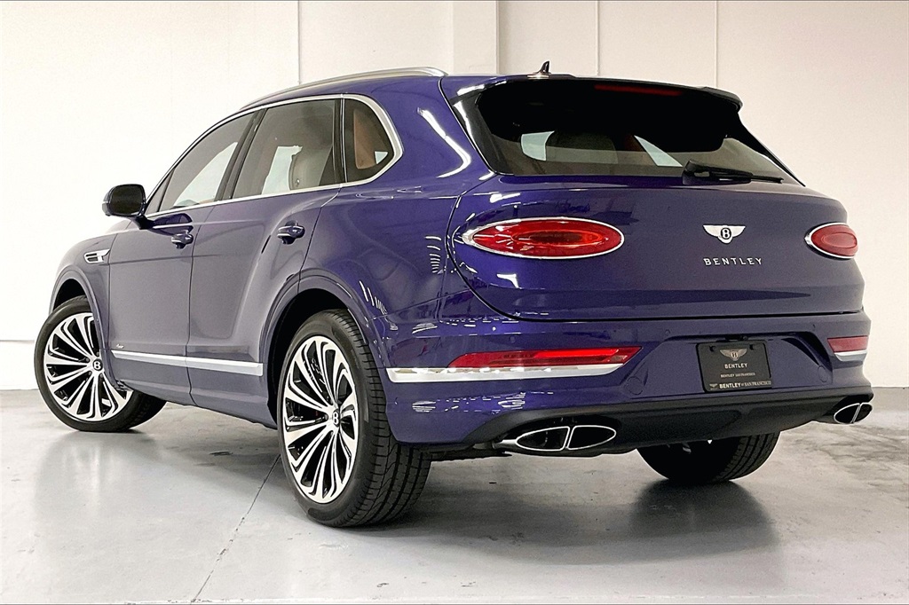 2024 Bentley Bentayga Azure photo 6