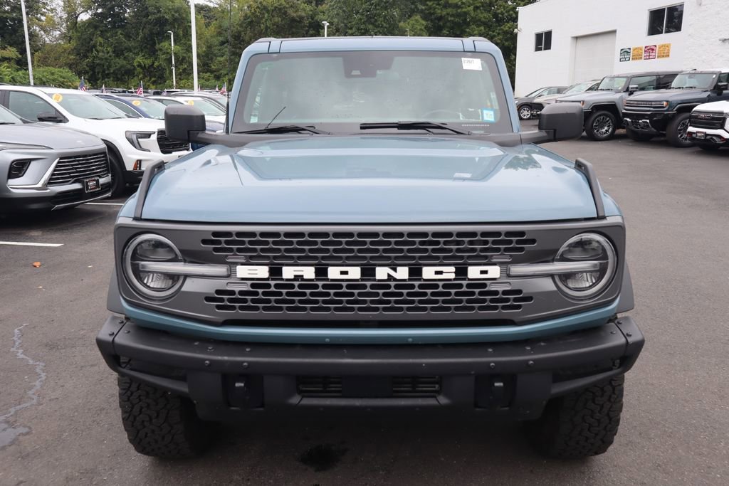 2022 Ford Bronco Badlands photo 2