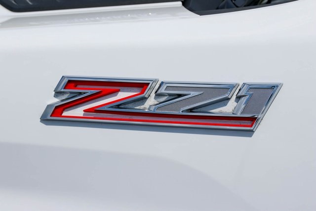 Used 2024 White Chevrolet LT image 8