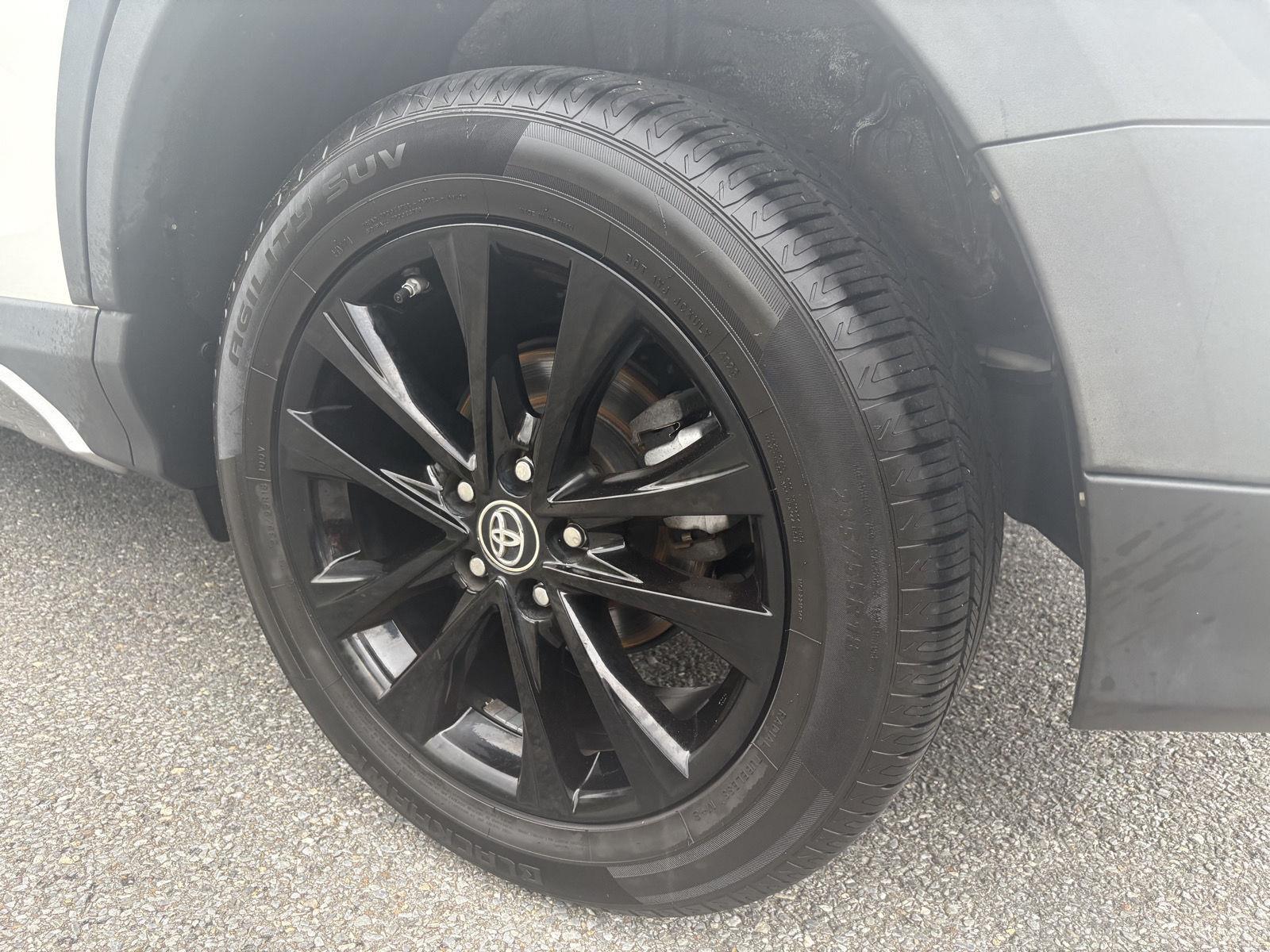 2018 Toyota RAV4 Adventure photo 24