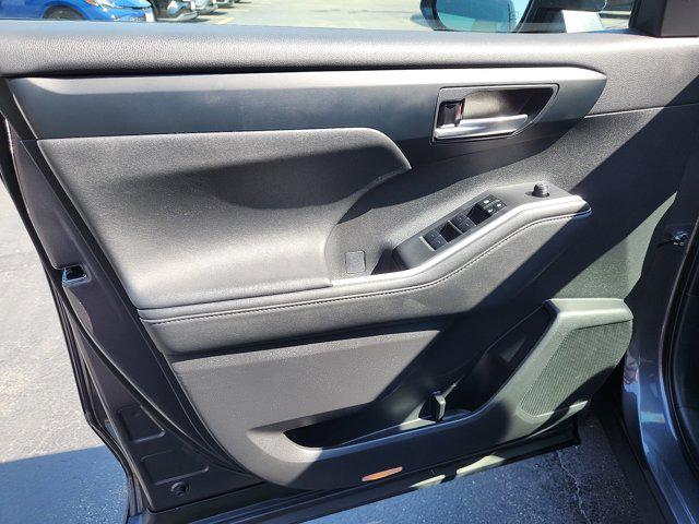 2024 Toyota Highlander XLE photo 9