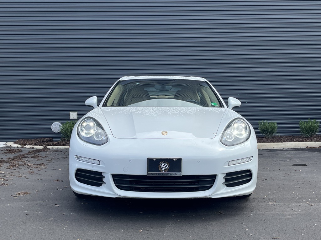 2015 Porsche Panamera Base photo 3