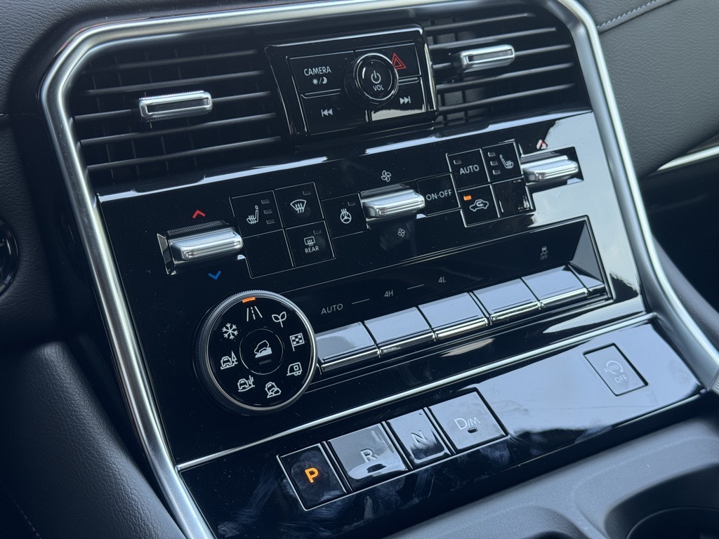 2026 Nissan Armada SL photo 10
