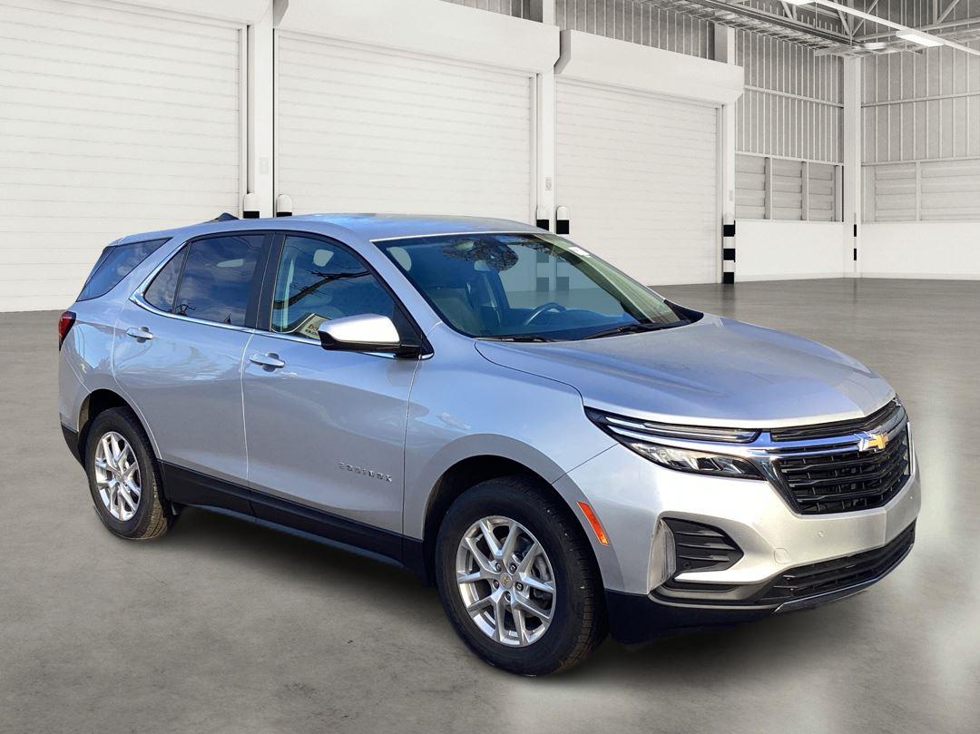 2022 Chevrolet Equinox LT photo 2