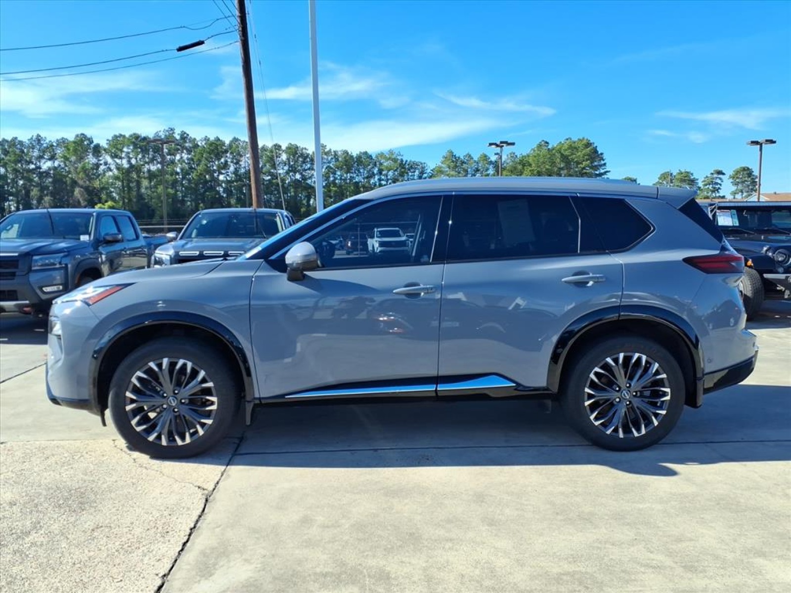 2024 Nissan Rogue Platinum Gray at TX Auto Group