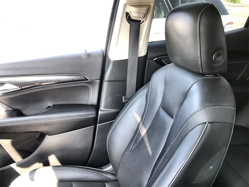 2022 Buick Envision Essence photo 18