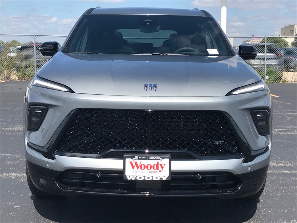 2026 Buick Enclave Sport Touring photo 2