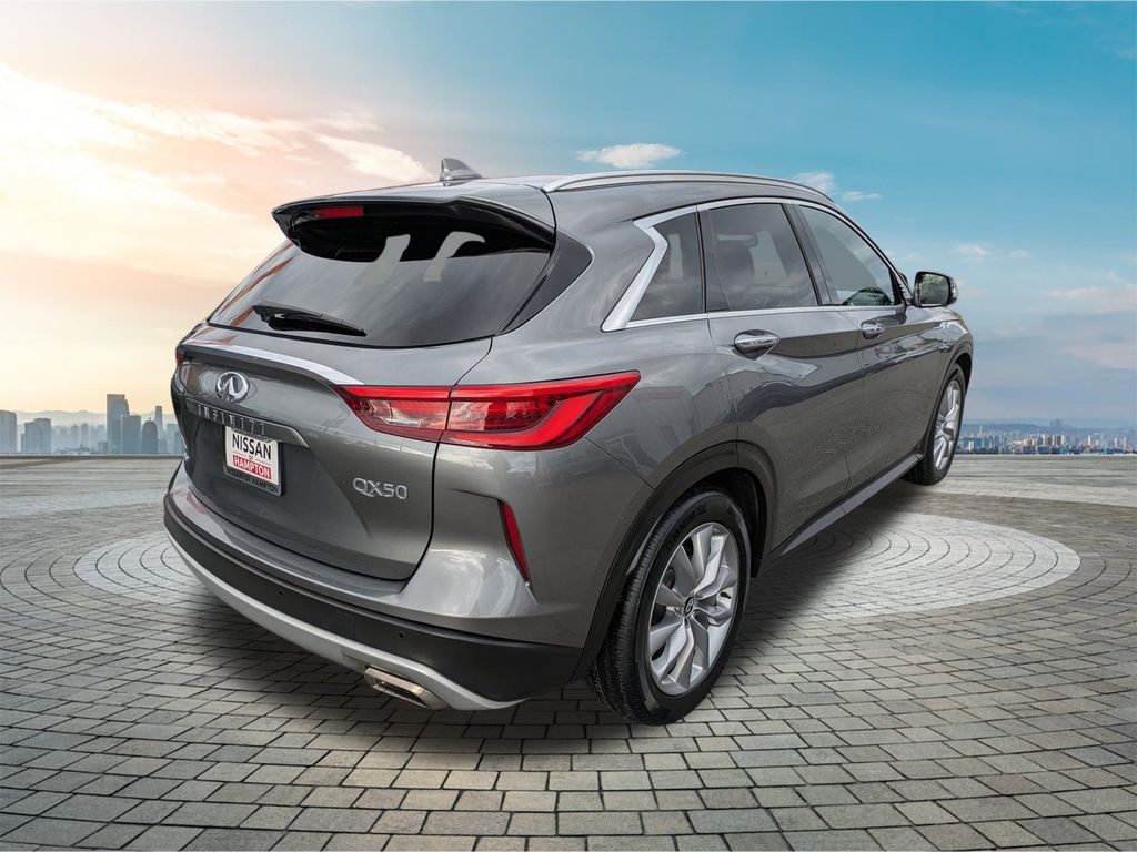 2019 Infiniti QX50 PURE photo 2