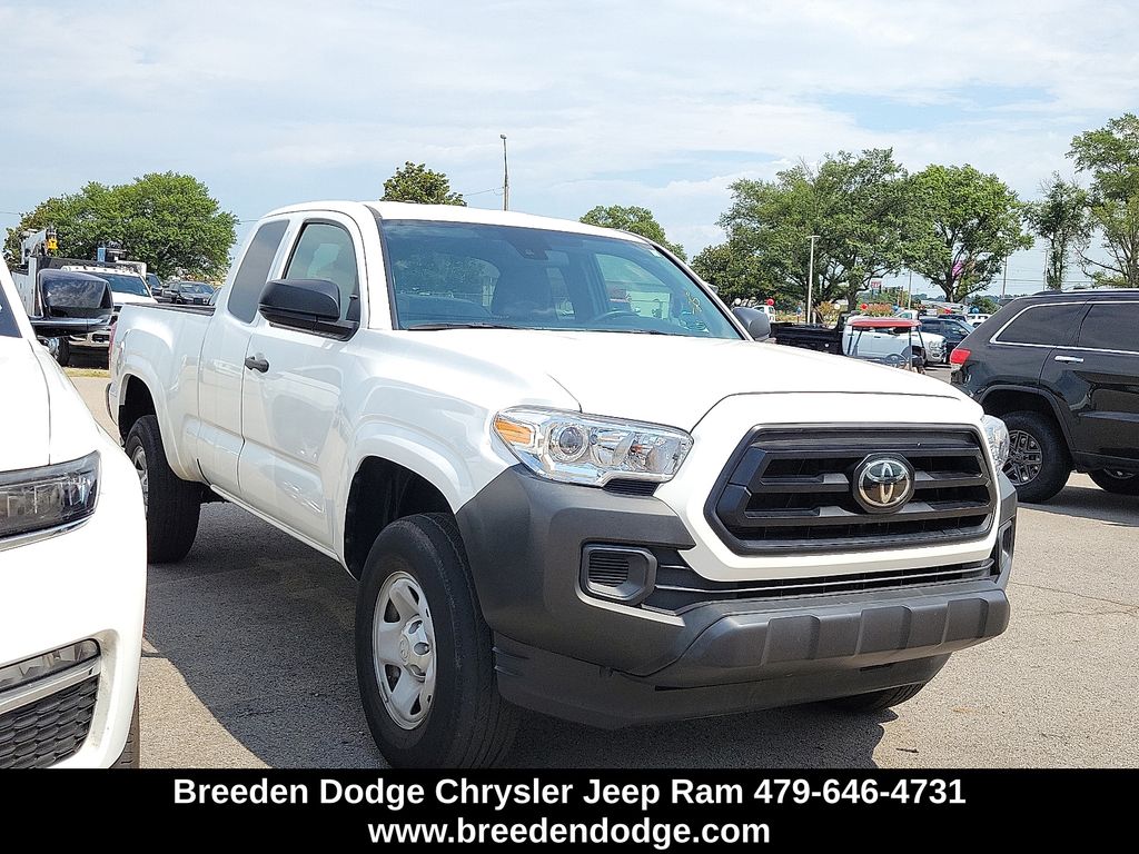 2023 Toyota Tacoma SR's photo