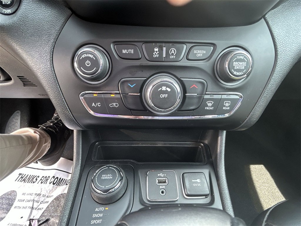 2019 Jeep Cherokee Latitude photo 9