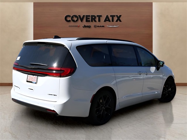 2026 Chrysler Pacifica Limited photo 4