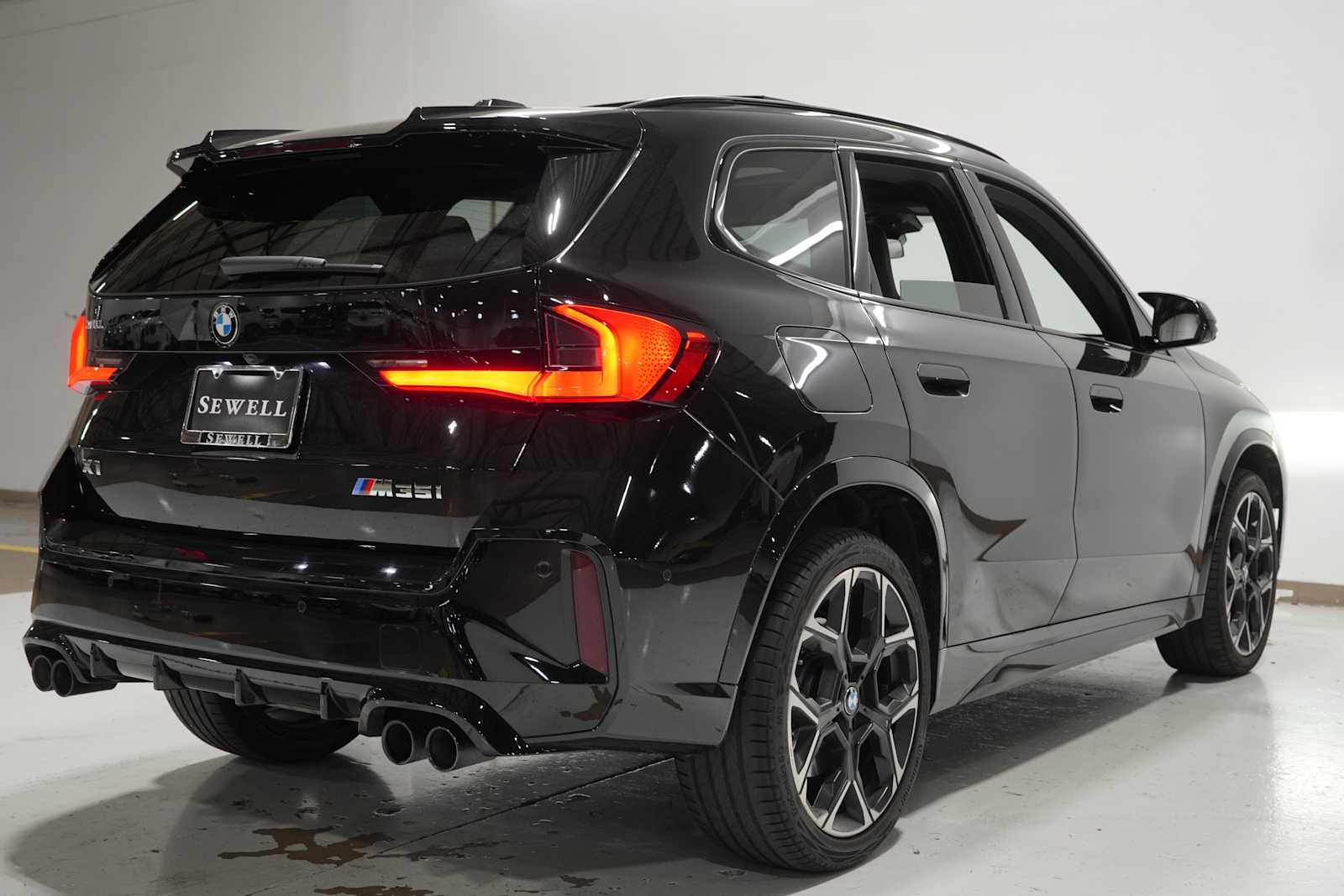 2025 Bmw X1 M35i photo 3