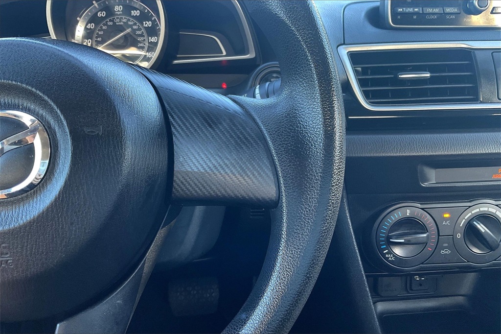 2015 Mazda Mazda3 i SV photo 17