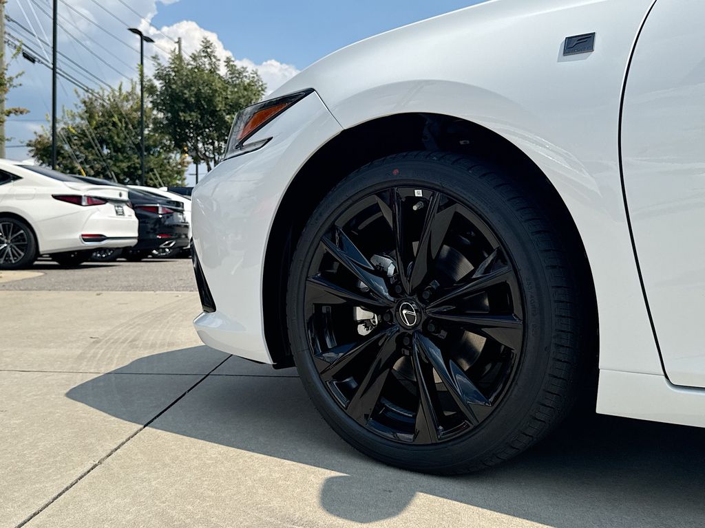 2025 Lexus ES 350 F SPORT Design photo 12