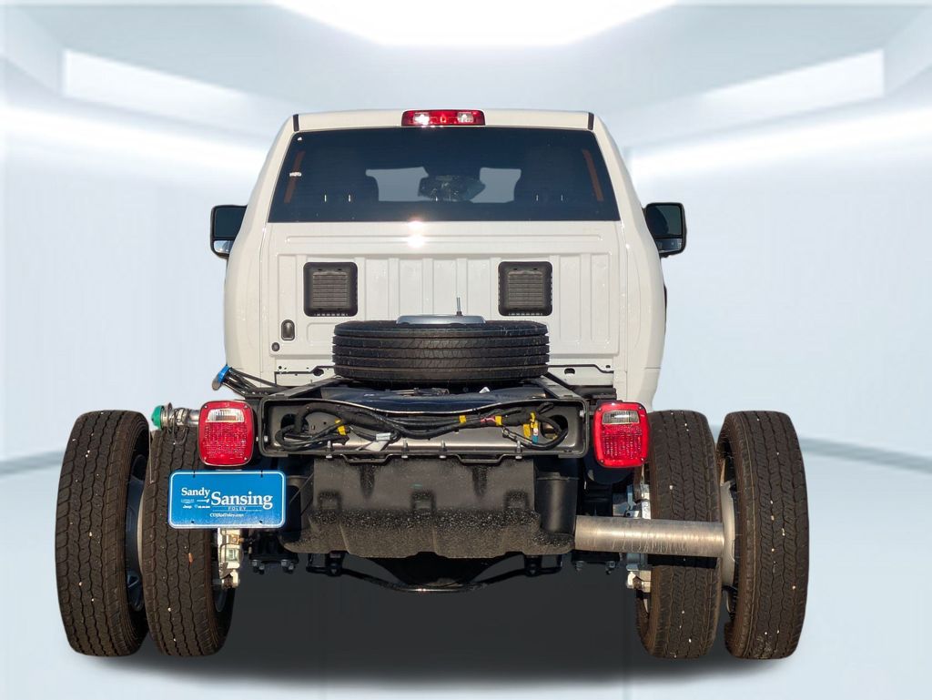 2026 Ram 5500 Tradesman photo 4