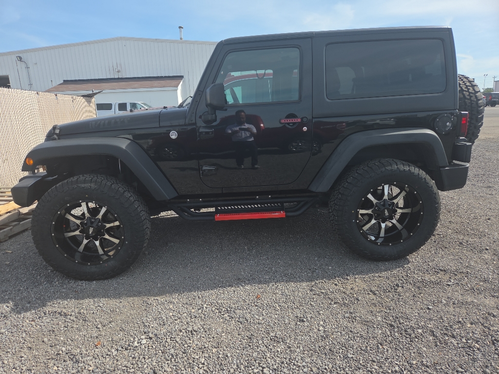 2017 Jeep Wrangler Willys Wheeler photo 2