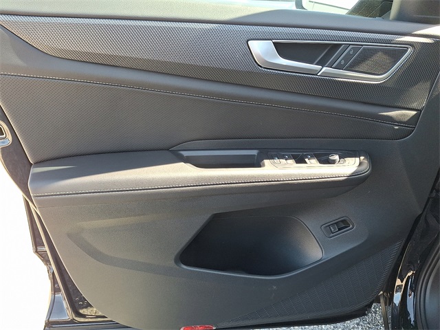 2026 Volkswagen Atlas Cross Sport SEL R-Line photo 4