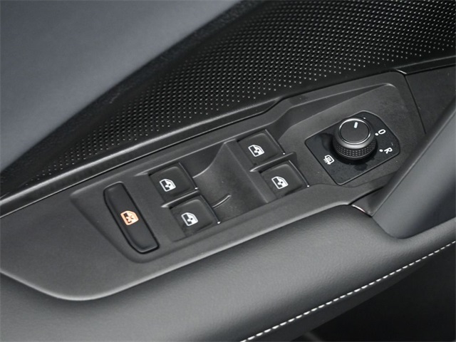 2025 Volkswagen Tiguan SE photo 13