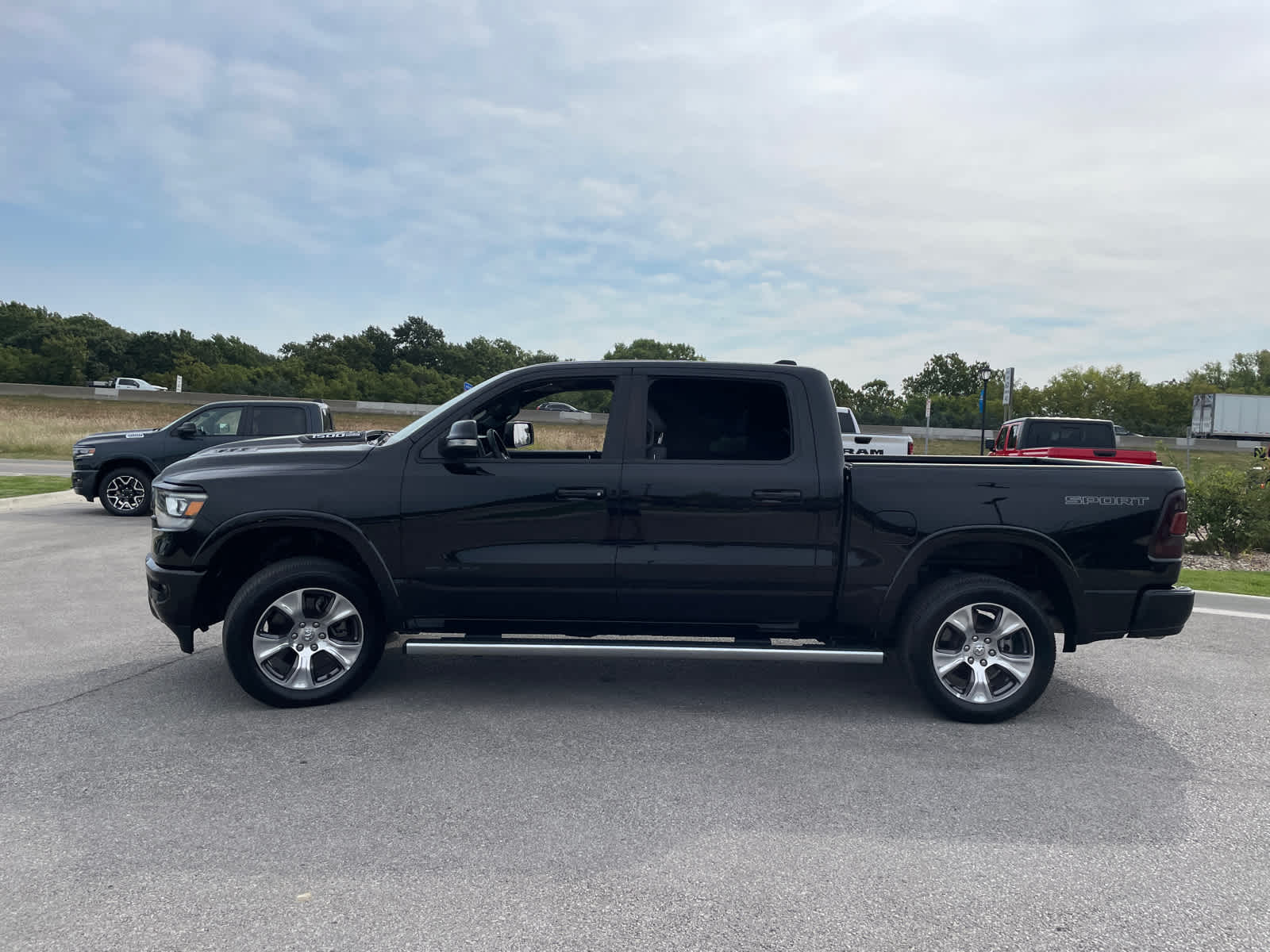 2022 Ram 1500 Laramie photo 5