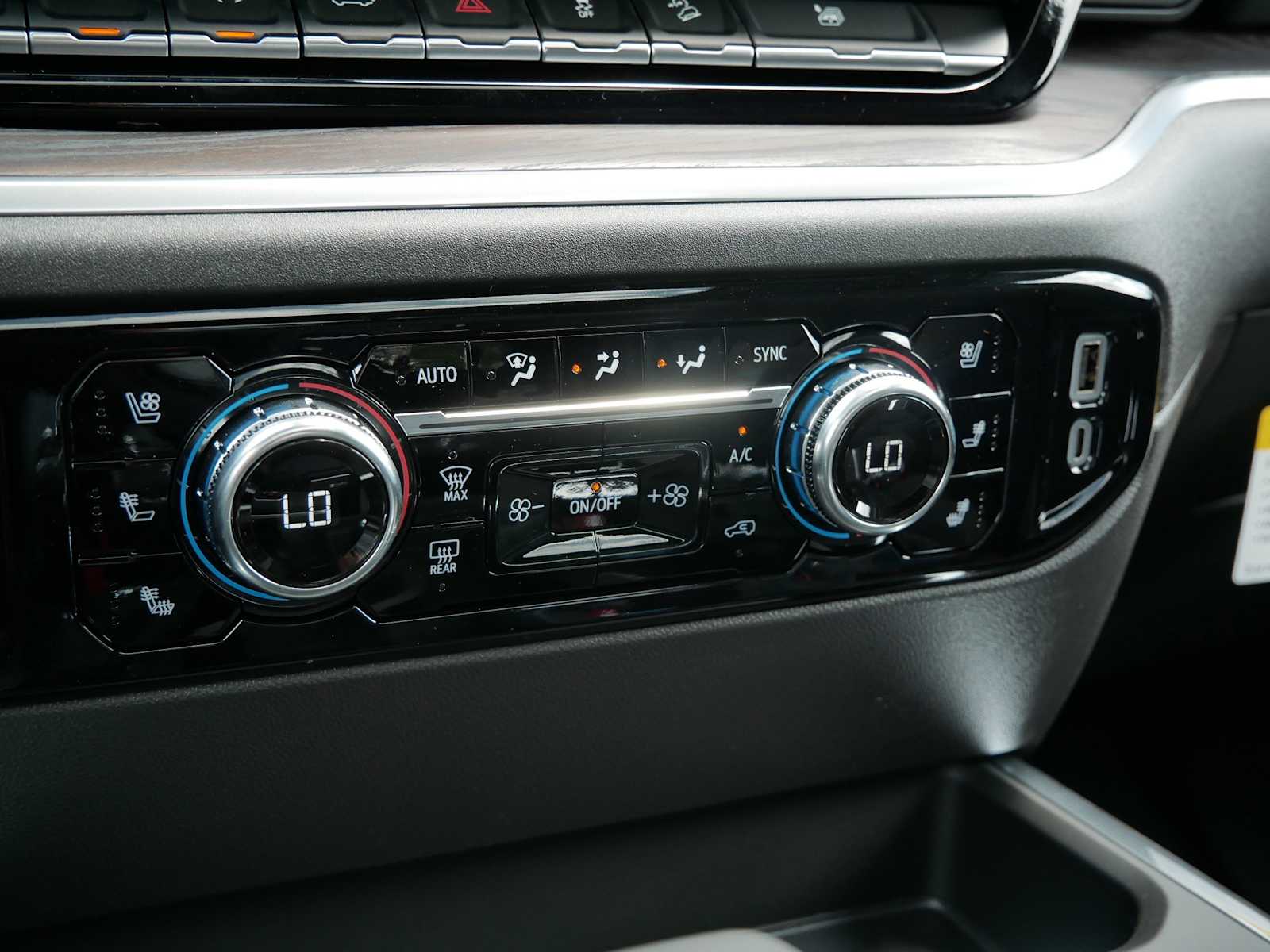 2025 Gmc Sierra SLT photo 19