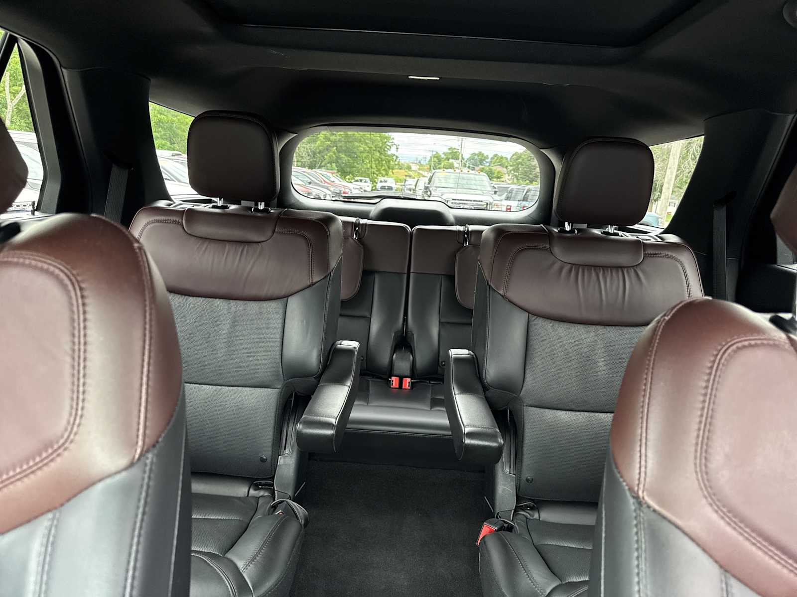 2022 Ford Explorer Platinum photo 36