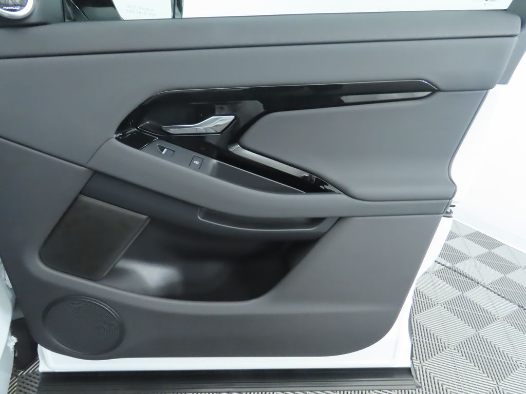 2025 Land Rover Range Rover Evoque S photo 24