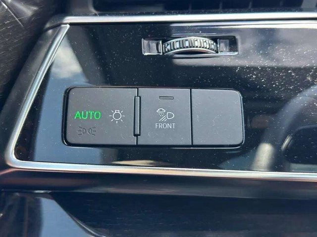 2023 Audi Q7 45 Premium photo 16