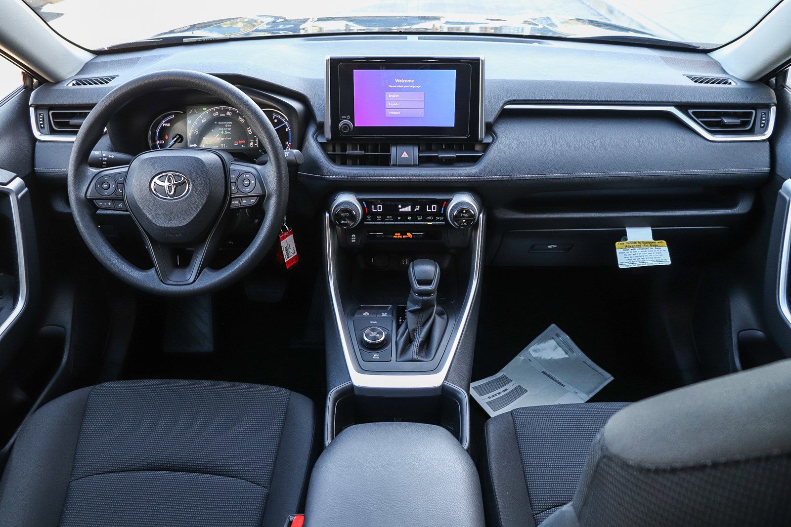 2025 Toyota RAV4 Hybrid LE photo 11