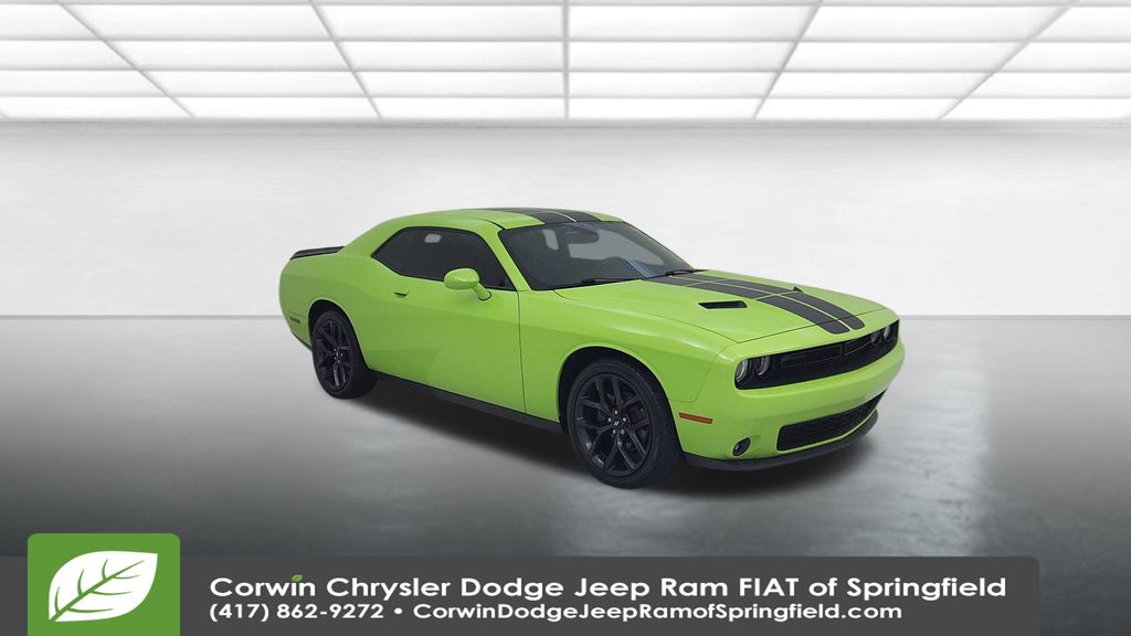 2019 Dodge Challenger SXT photo 4