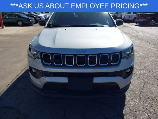 2025 Jeep Compass Latitude photo 4