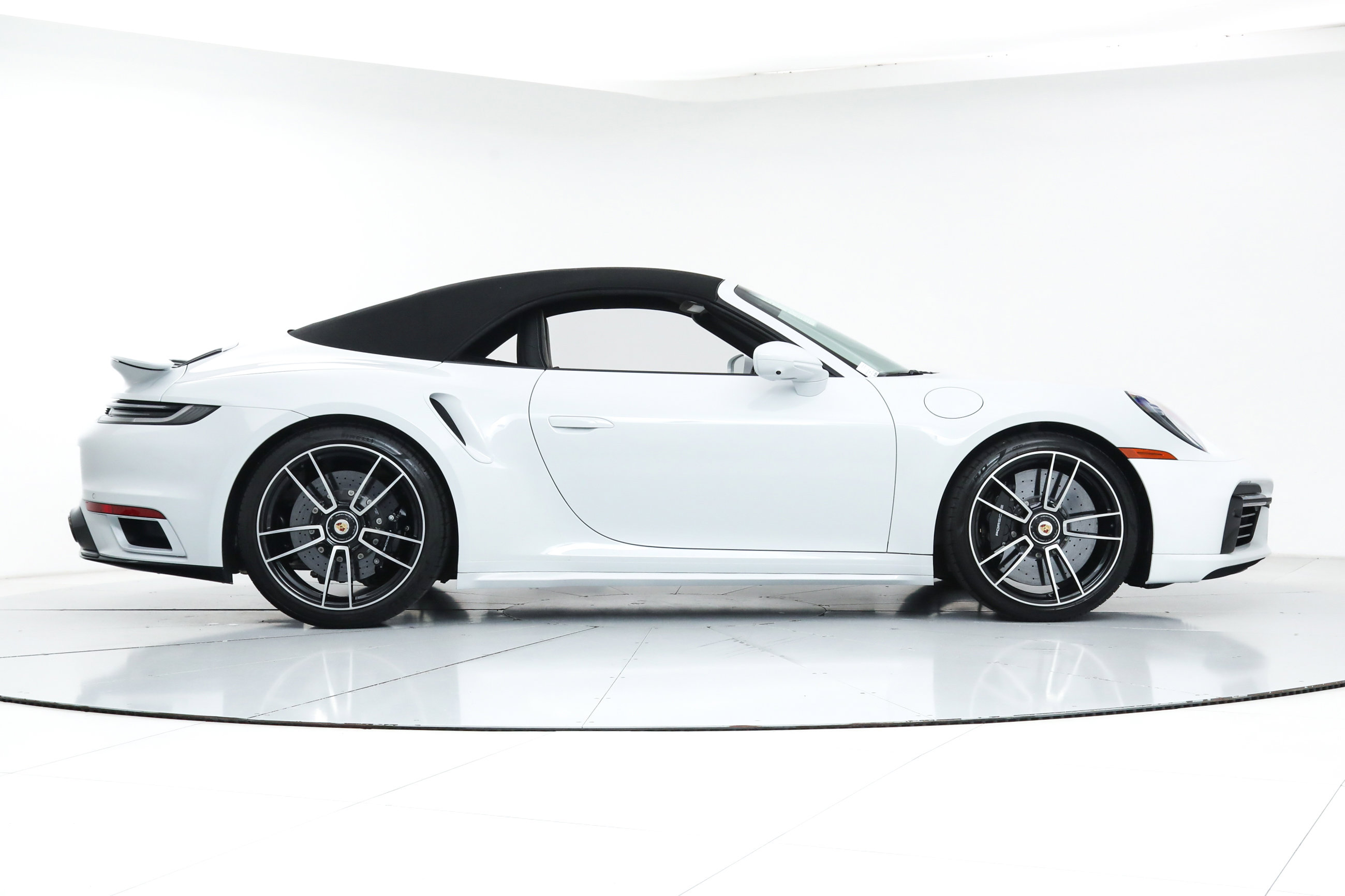 2023 Porsche 911 Turbo S Cabriolet photo 8