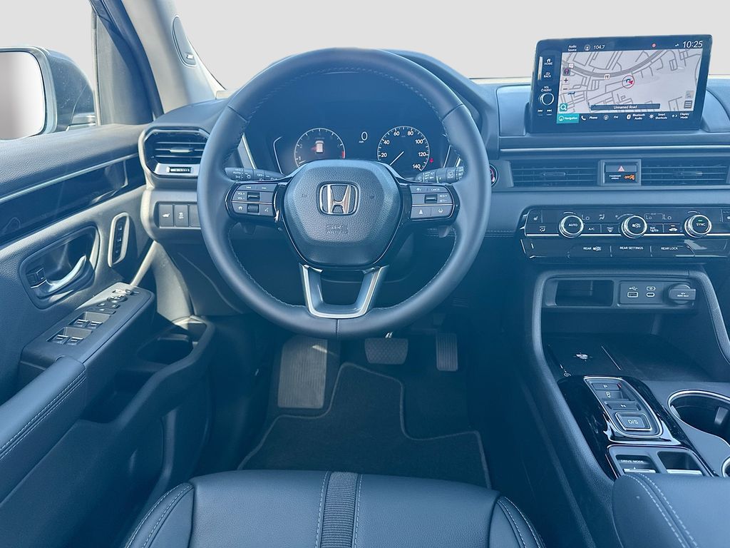 2025 Honda Pilot Touring photo 17