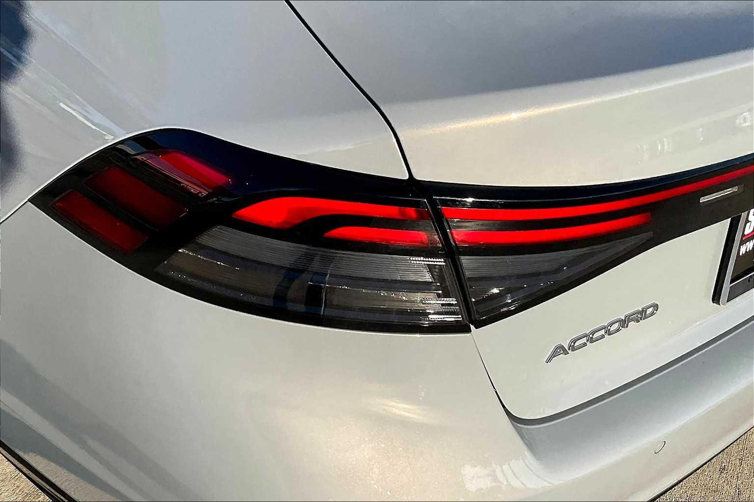 2024 Honda Accord Hybrid Touring photo 25