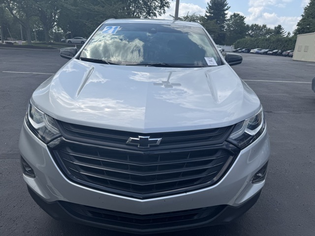 2021 Chevrolet Equinox LT photo 2