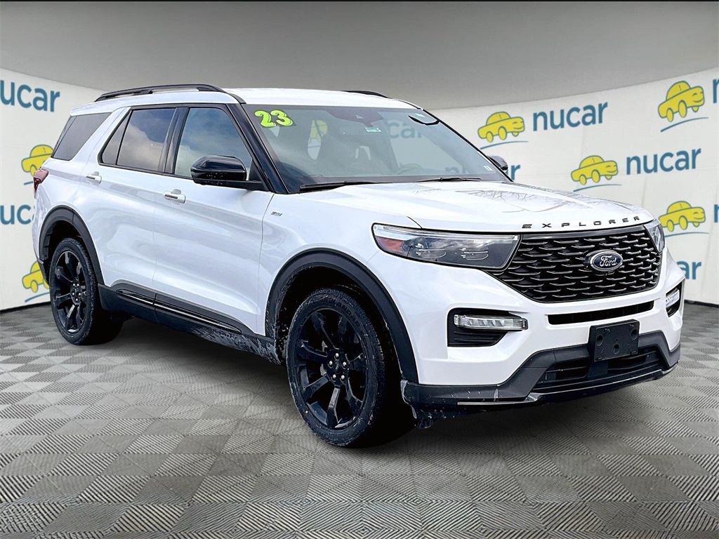 2023 Ford Explorer ST-LINE's photo
