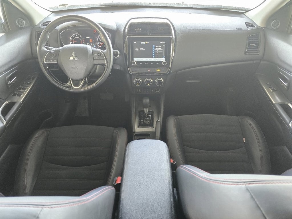 2024 Mitsubishi Outlander Sport ES photo 2