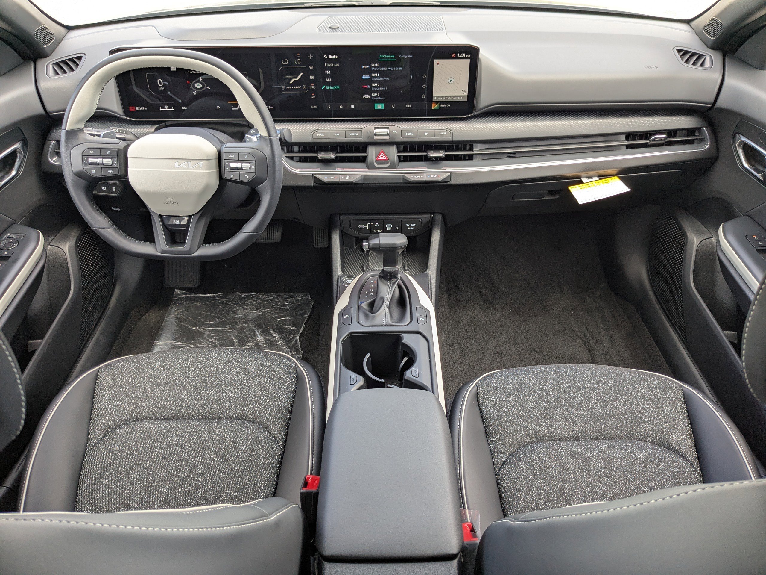 2025 Kia K4 GT-Line photo 17