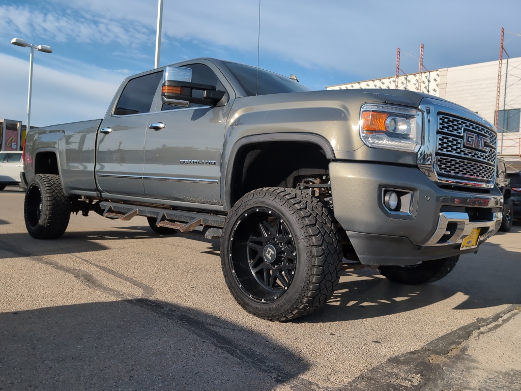 2018 Gmc Sierra 3500 HD Denali photo 30