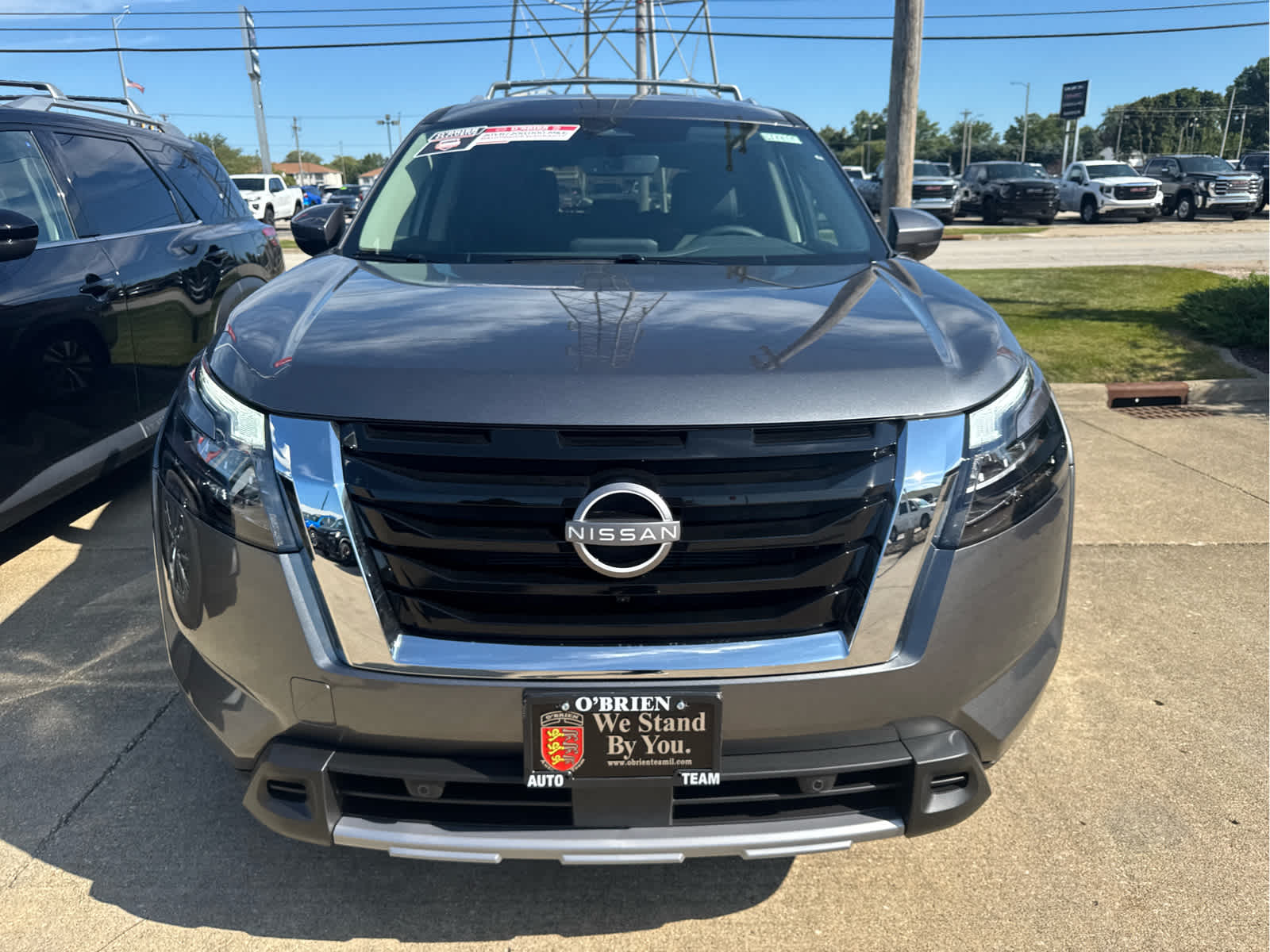 2025 Nissan Pathfinder SL photo 4