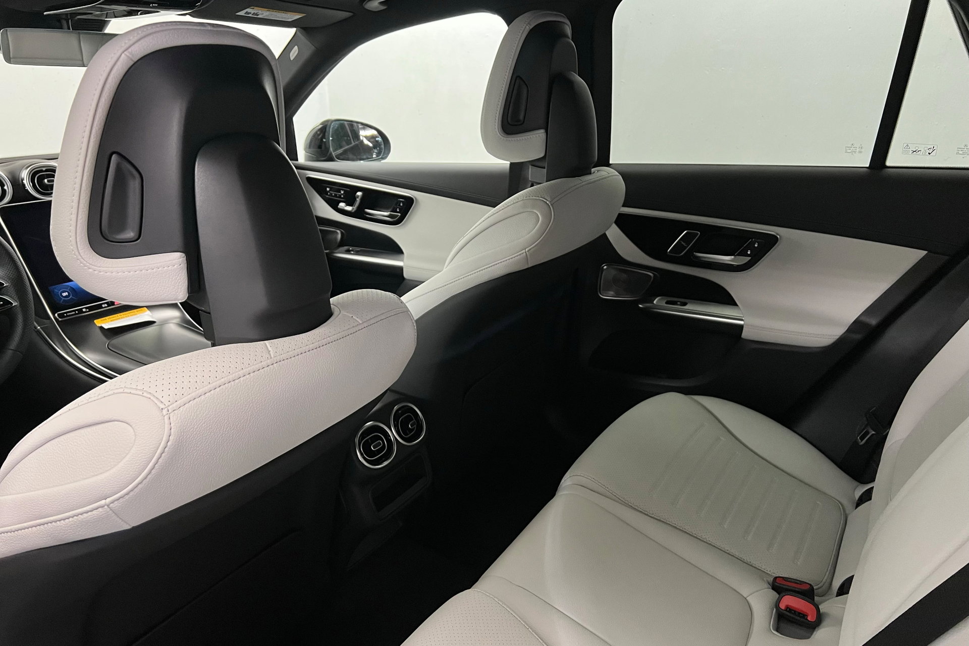 2026 Mercedes Benz GLC 300 4MATIC photo 19