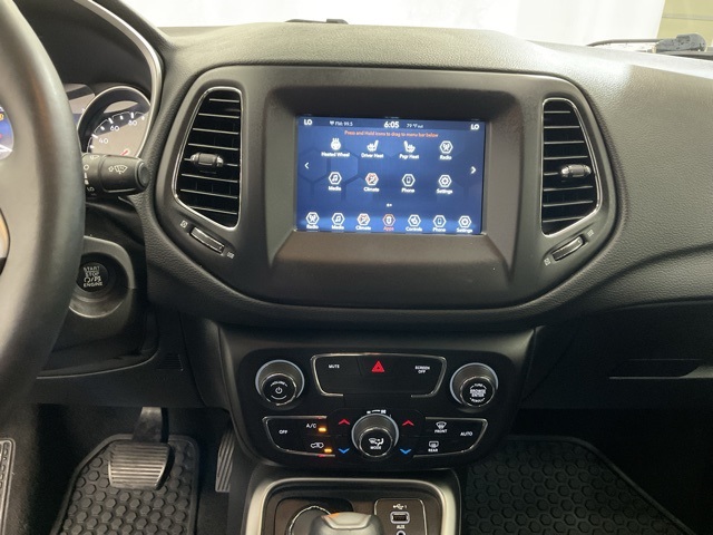 2019 Jeep Compass Latitude photo 17