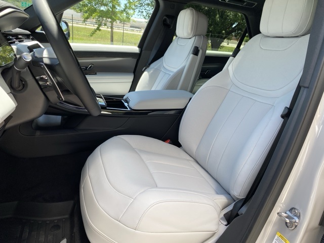 2025 Land Rover Range Rover Sport SE photo 3