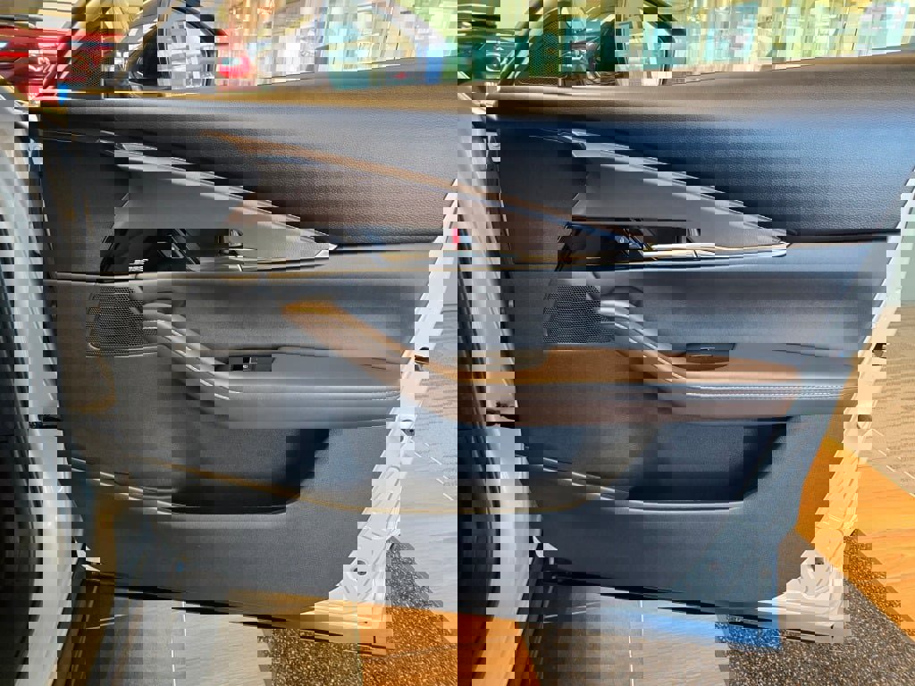 2024 Mazda CX-30 Premium Plus photo 5