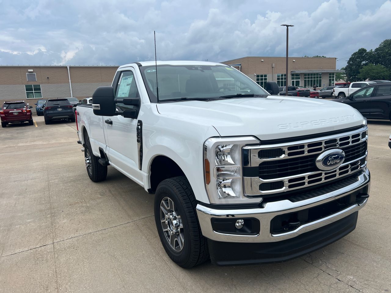 2025 Ford F-350 XLT photo 3