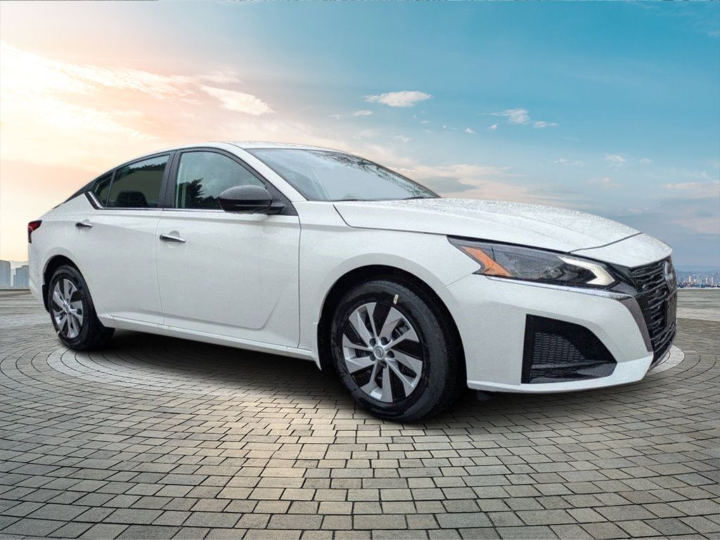 2025 Nissan Altima S's photo