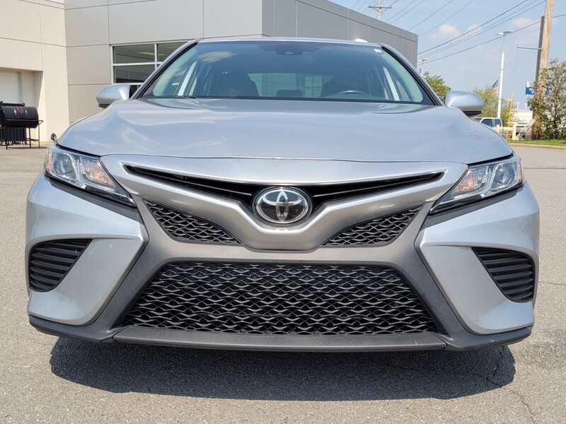 2020 Toyota Camry SE photo 12