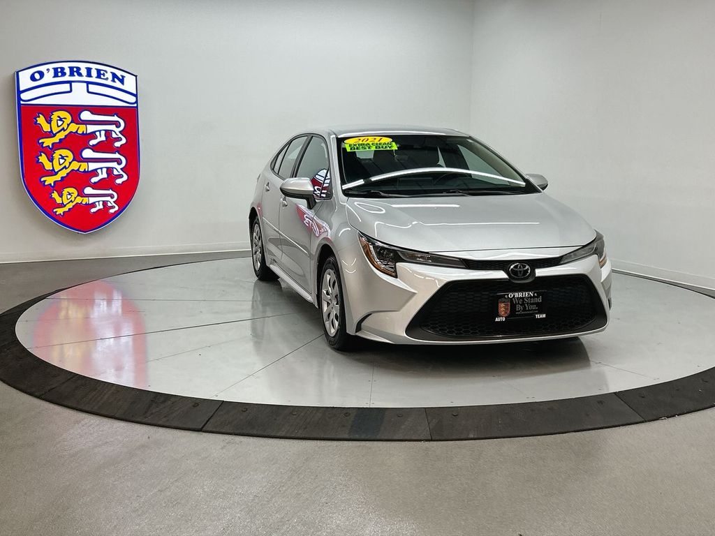 2021 Toyota Corolla LE's photo